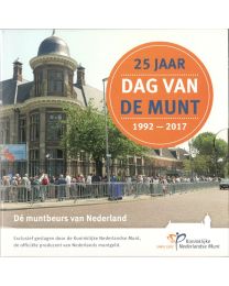 Nederland 2017: BU Jaar set: Dag van de Munt set MET ZILVEREN PENNING