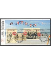 Nederland 2007: NVPH: 2497: Blok Zomer: Strandpret van toen: velletje gestempeld